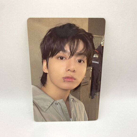 Jungkook BTS Golden Official Photocard - Picture 1 of 2
